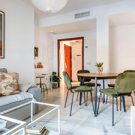 Piso Con Patio Privado Y Parking Nervion Sevilla 외부 사진
