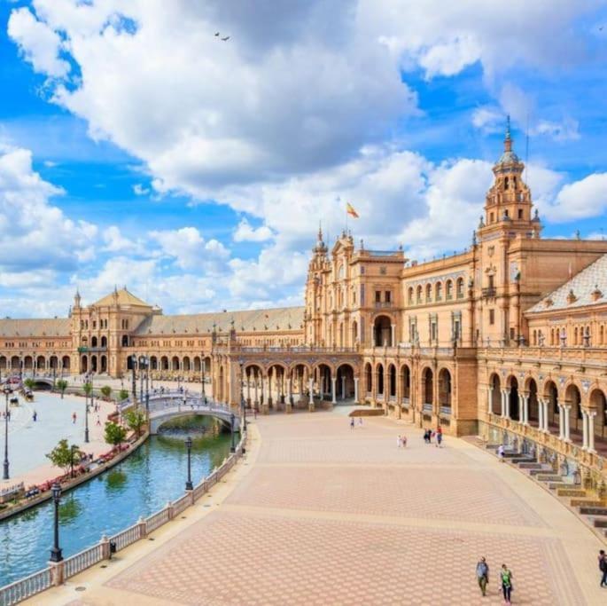 Piso Con Patio Privado Y Parking Nervion Sevilla 외부 사진