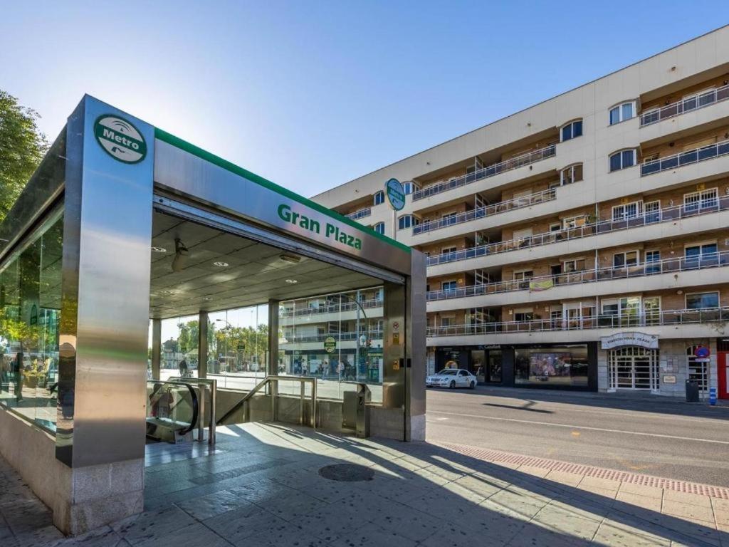 Piso Con Patio Privado Y Parking Nervion Sevilla 외부 사진