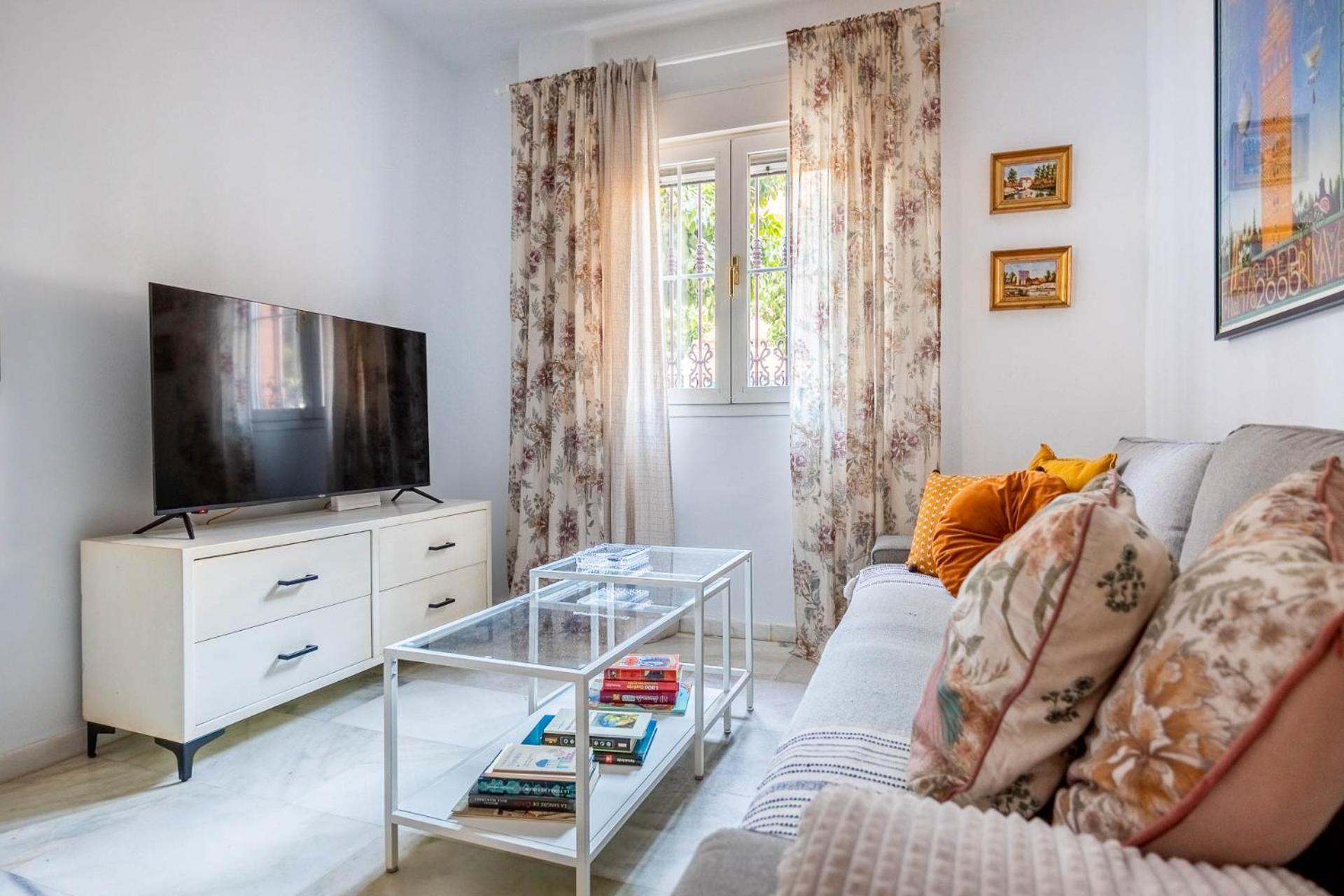 Piso Con Patio Privado Y Parking Nervion Sevilla 외부 사진