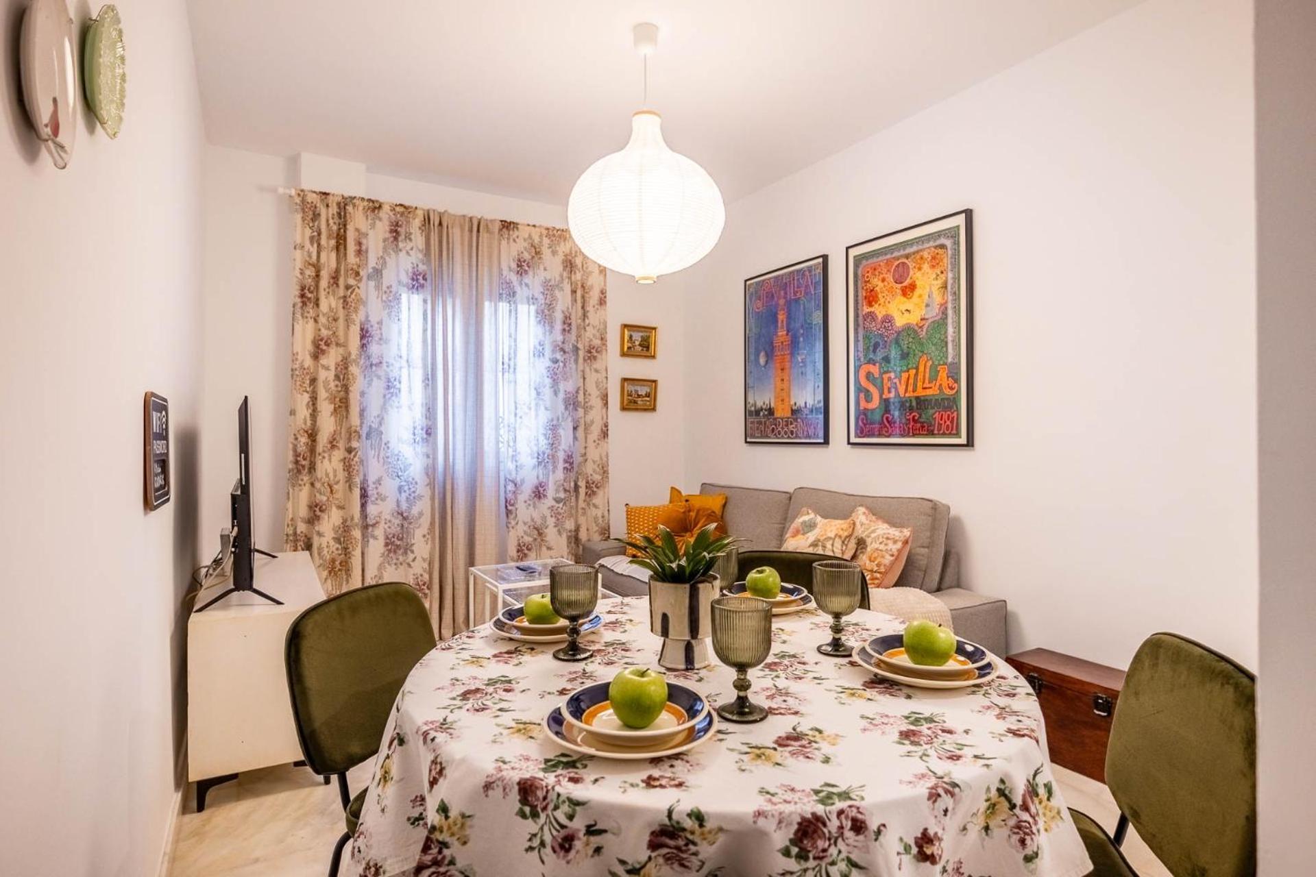 Piso Con Patio Privado Y Parking Nervion Sevilla 외부 사진